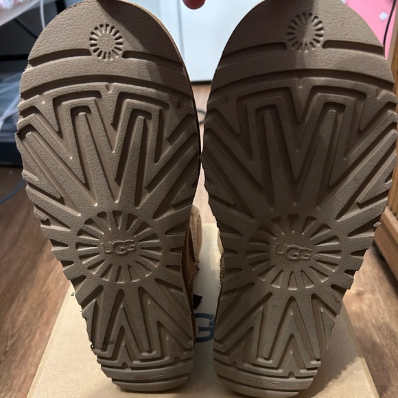 UGG MINI BAILEY BOW ll BOOTS - Picture 9 of 9